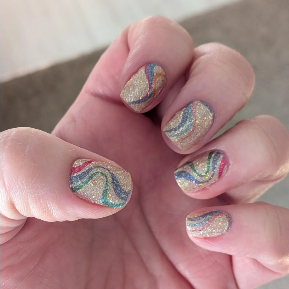 *Exclusive* Color Street: Twist & Swirl | Gold Rainbow Metallic Multicolor Blue - Picture 2 of 11